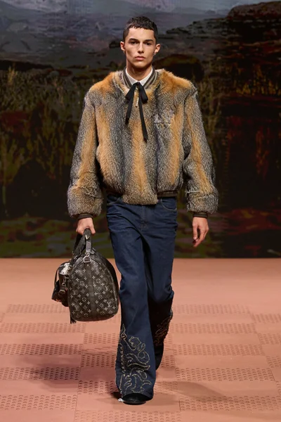 Look 66